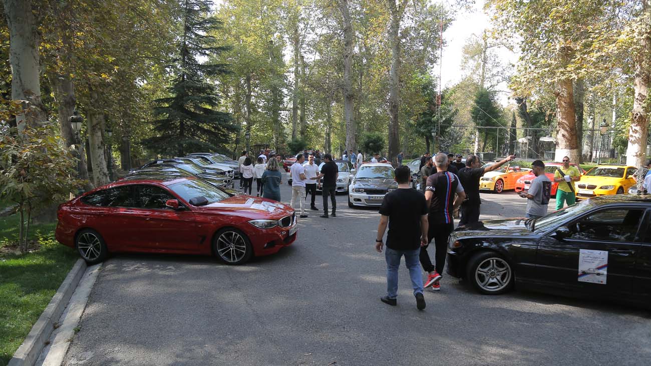 برگزاری تور 2 روزه خودروهای کلاسیک و اسپرت BMW با حمایت گروه پرشیا موبیلتی