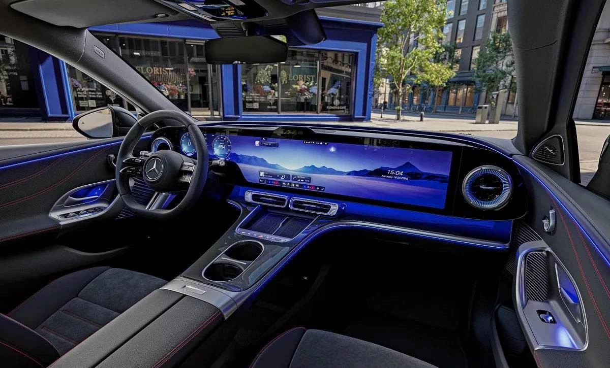 مرسدس بنز C400 4MATIC الکتریکی رونمایی شد؛ آغاز نسل جدید سدانهای برقی لوکس