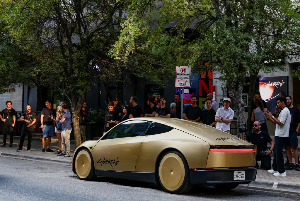 تسلا Cybercab در تگزاس مسافرگیری را آغاز کرد